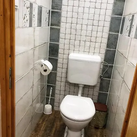Szarcsa Vendeghaz Apartmán *